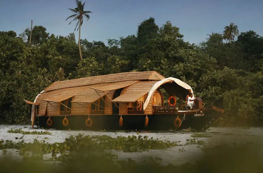 CGH Houseboat