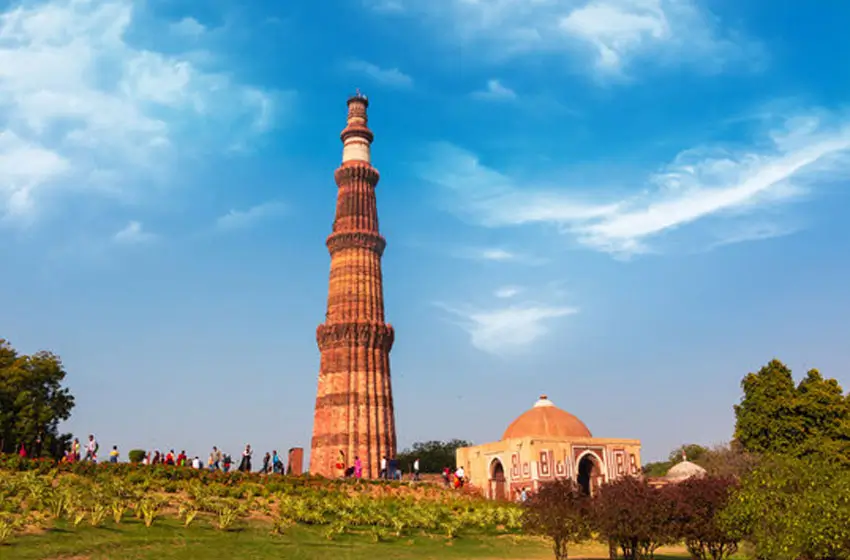 Delhi: Exploring Old & New Delhi (B&D)