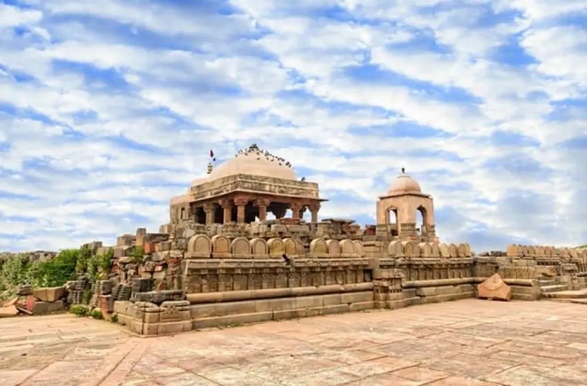 Road to Jaipur: The Royal Pink City (B & D)